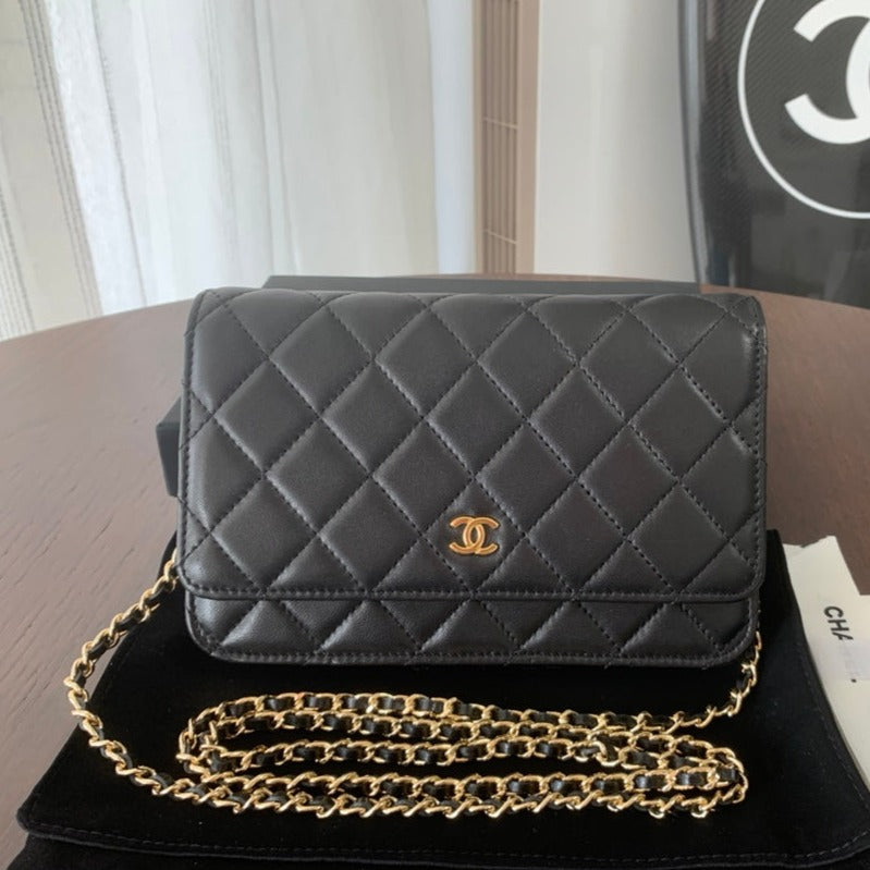 Designer handbag gold – front view