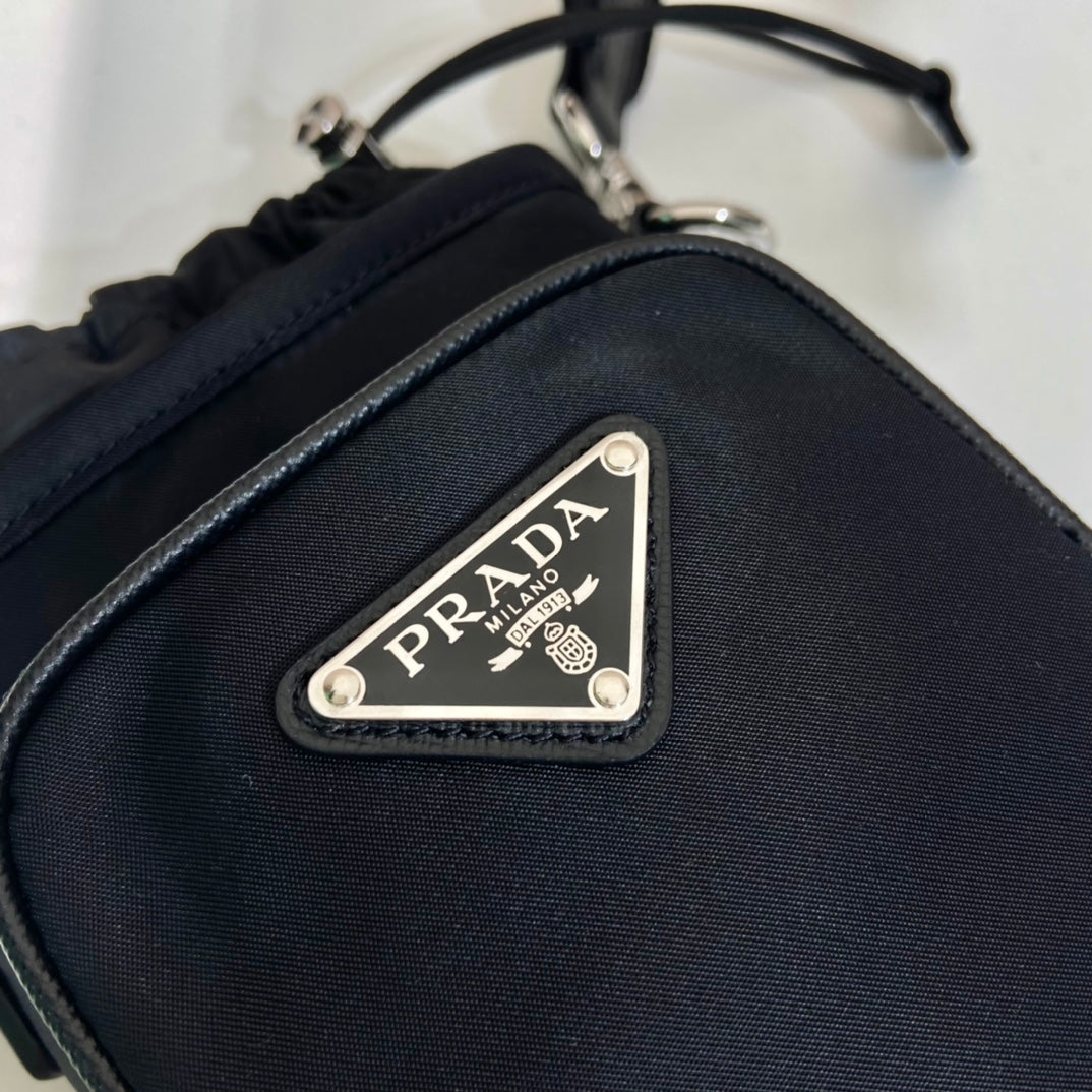 Designer handbag black – front view