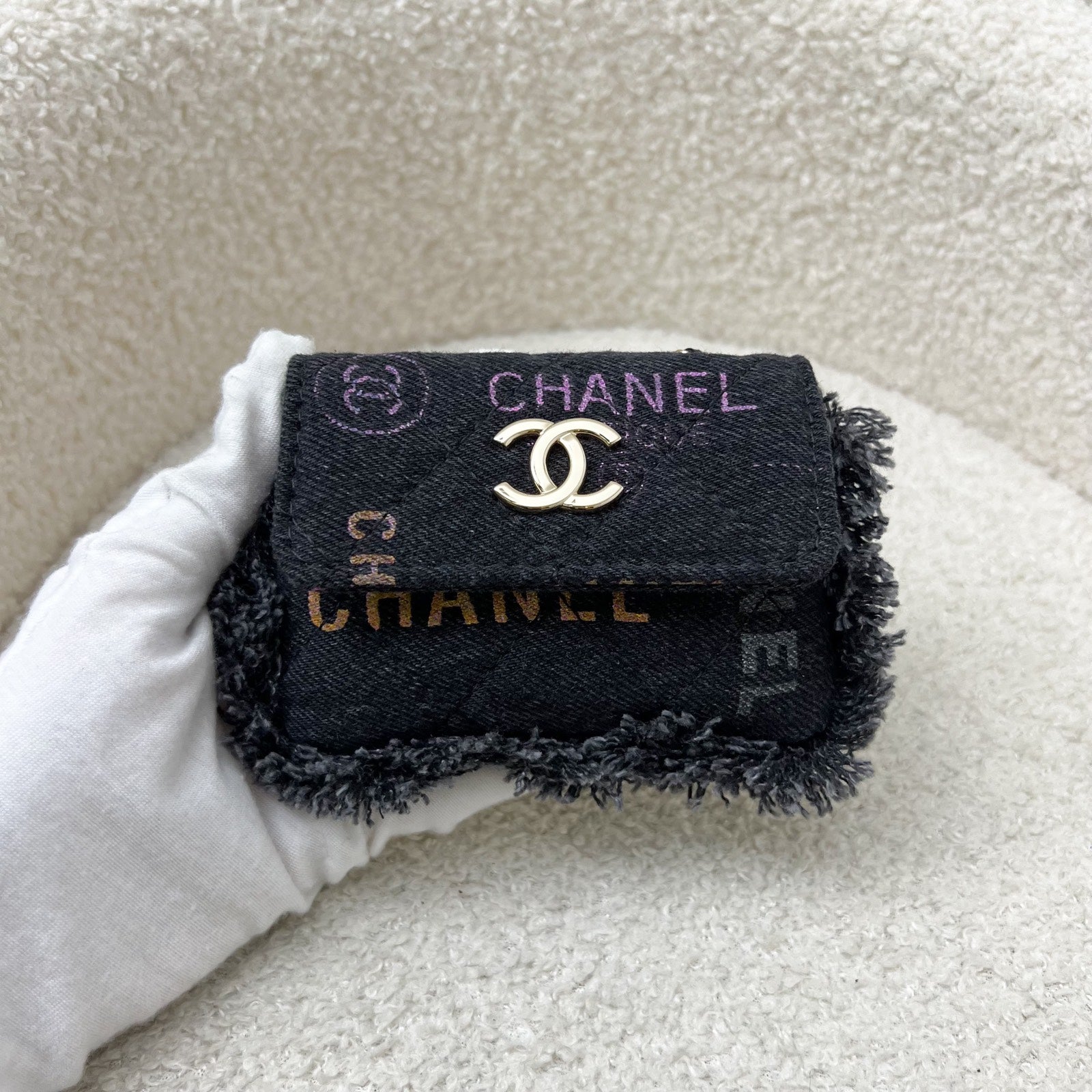 Chanel 22P Waist Bag / Clutch On Chain In Black Printed And GHW
